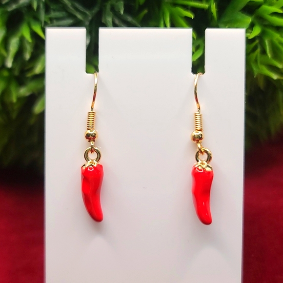 Chili red pepper dangle earrings - Picture 2 of 5